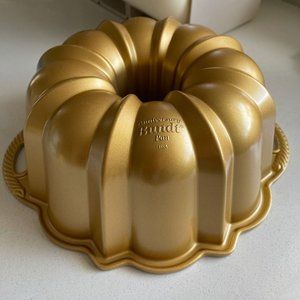Nordic Ware Nonstick Cast Aluminum Anniversary Bundt Pan